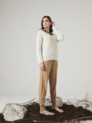 Pull en laine Alpaga en ivoire de la marque italienne Oscalito.